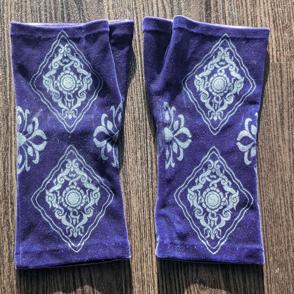 Purple velvet arm warmers